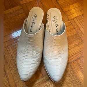 Matisse Cream Faux Alligator Vegan Mules